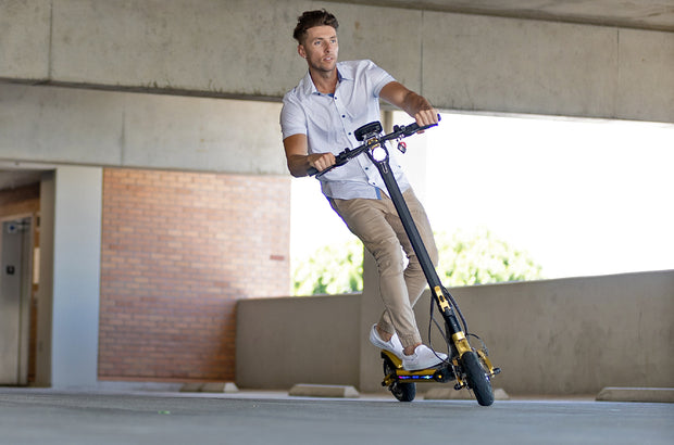 SPLACH Thunder: Silky Smooth Dual Motor Electric Scooter